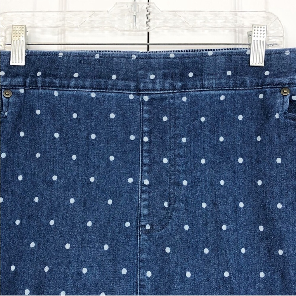CW Classics Blue Denim Polka Dot Print Pull-On Jean Capris - Picture 5 of 14